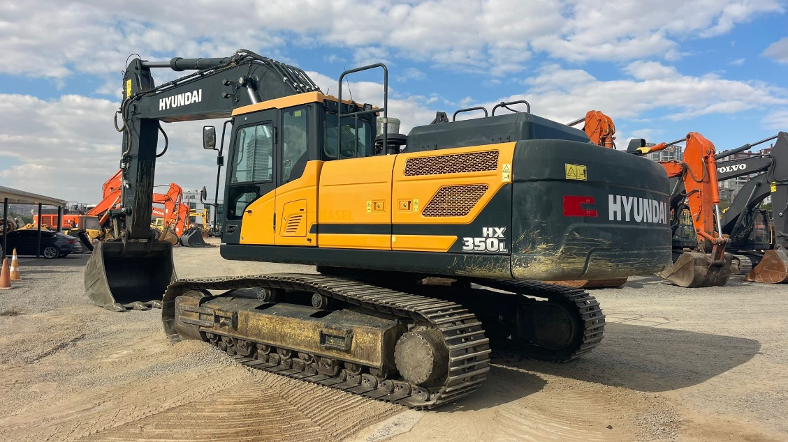 Hyundai HX350 L / 2022 / 54100 h